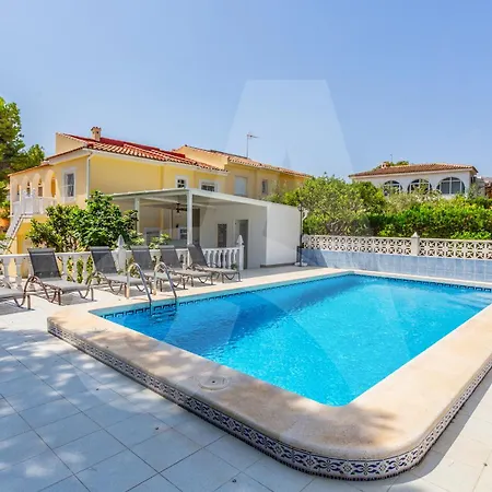 Sonrisa 度假居 托雷维耶哈